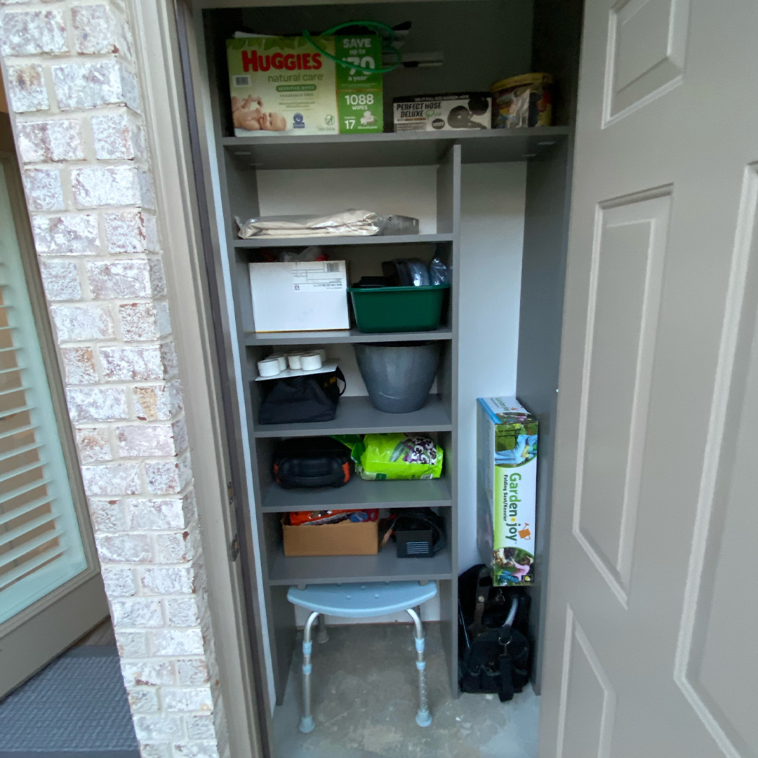 img 2 img of a closet